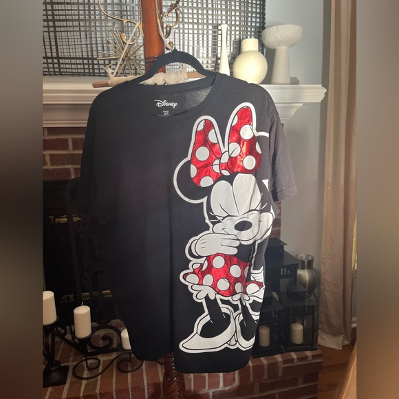 Disney Minnie Mouse T-Shirt - Black and White with Red Accents Size: XL - Picture 1 of 7